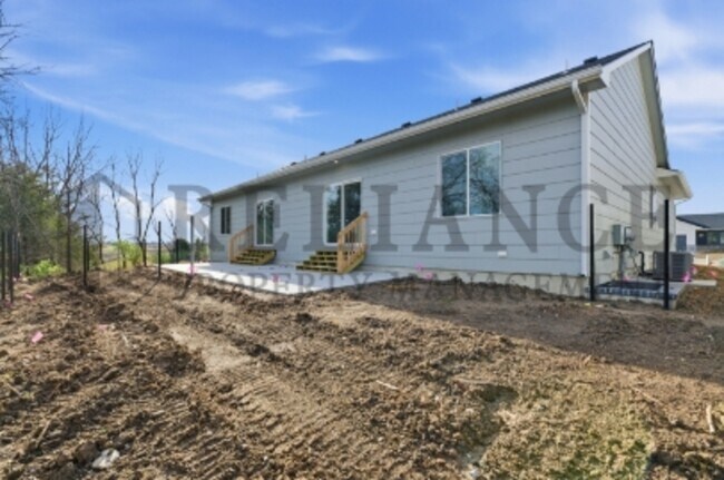 Building Photo - 5301 N Pinecrest Ct