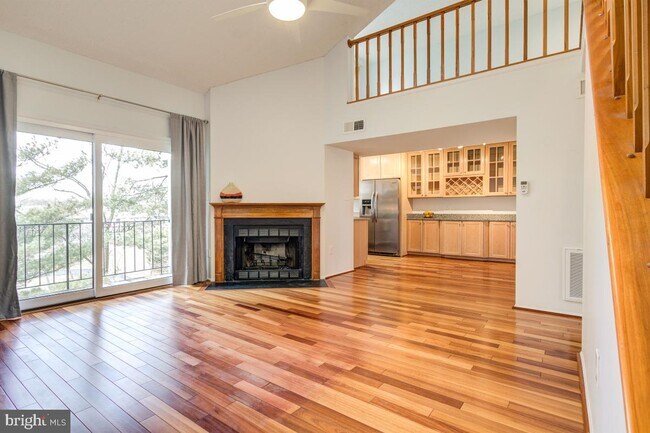 Building Photo - 7755 Inversham Dr