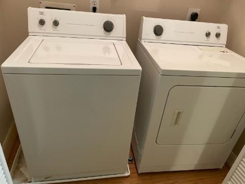 Building Photo - 1718 Elgin St