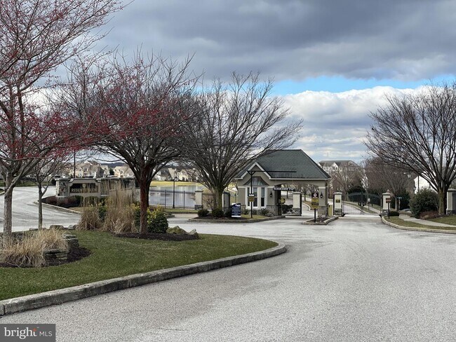 Building Photo - 1004 Rosecroft Ln