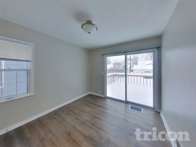 Foto del edificio - 3105 Georgia Ave S