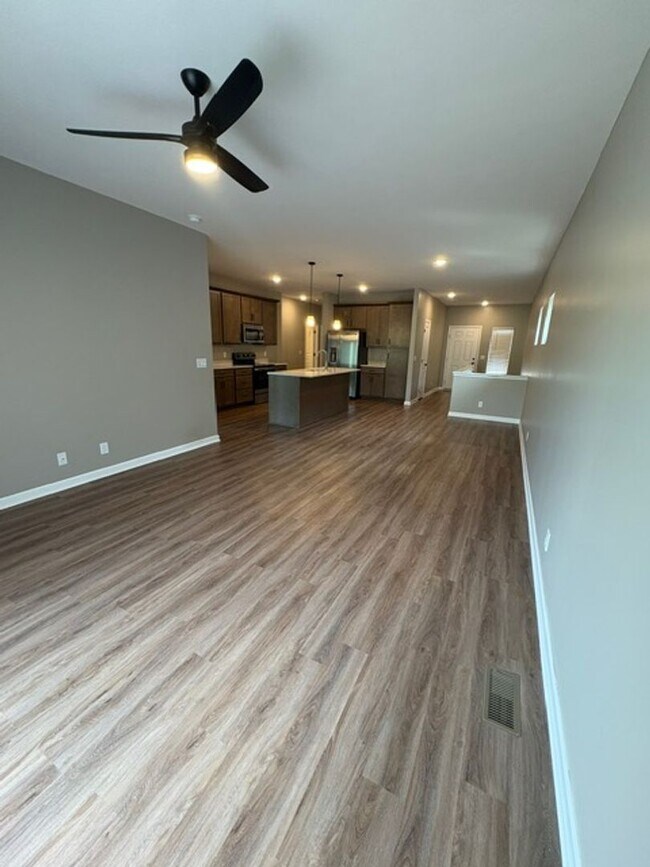 Building Photo - Newly Built 3bed and 3bath Townhome