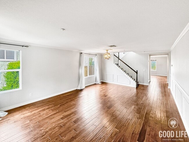 Building Photo - Great 4B/2.5BA House in Vista!
