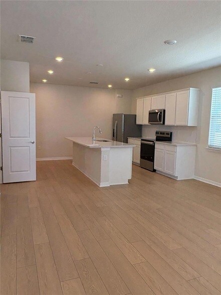 Foto del edificio - 6433 Breeze Filled Ln