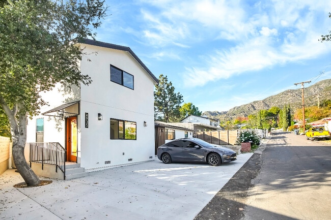 Building Photo - 4935 Cloud Ave