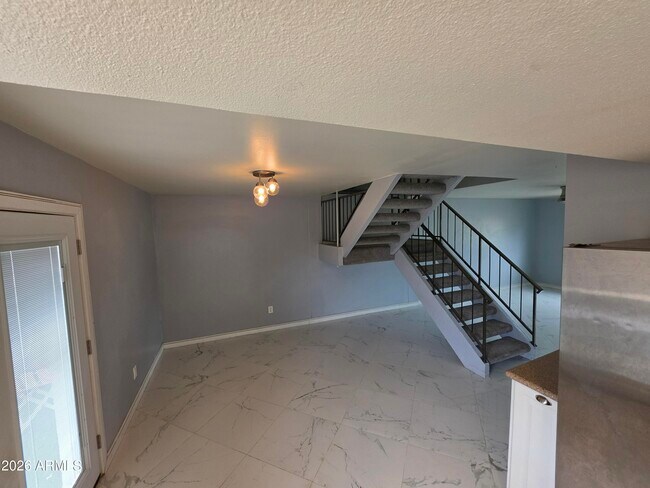 Foto del edificio - 8407 E Chaparral Rd