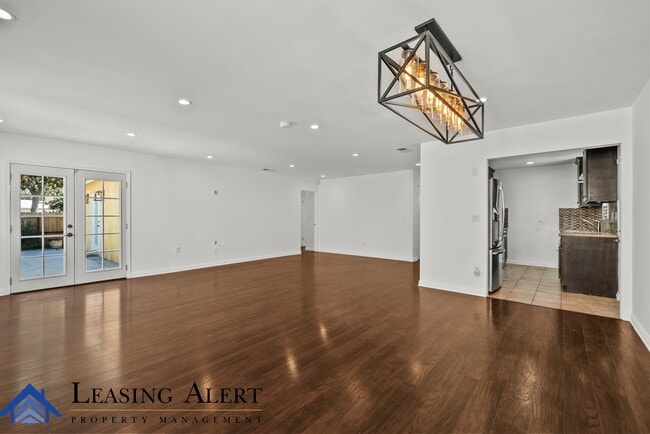 Foto del edificio - 7800 Lindley Ave