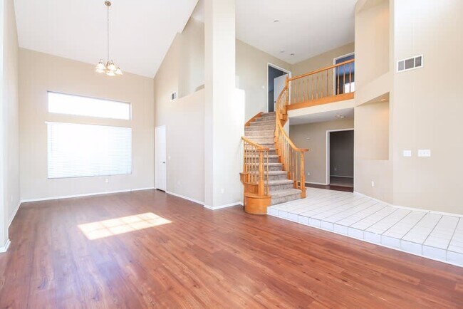 Building Photo - 13141 Malibu Ct