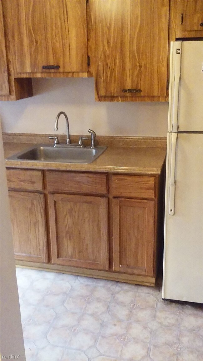 Building Photo - 3205 Westmont Ave