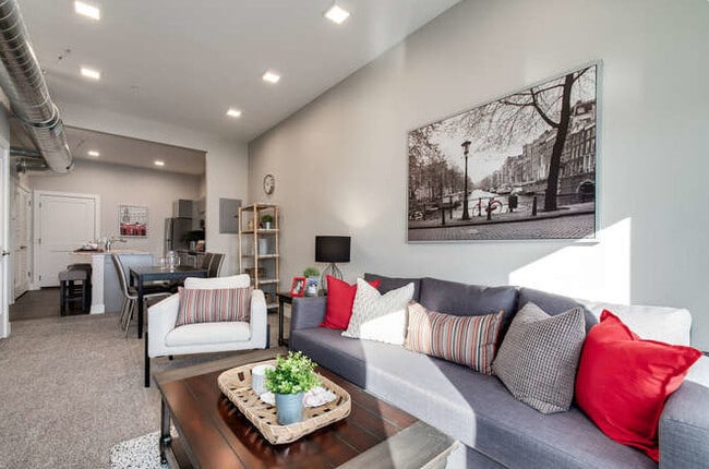 Building Photo - 300 S Logan