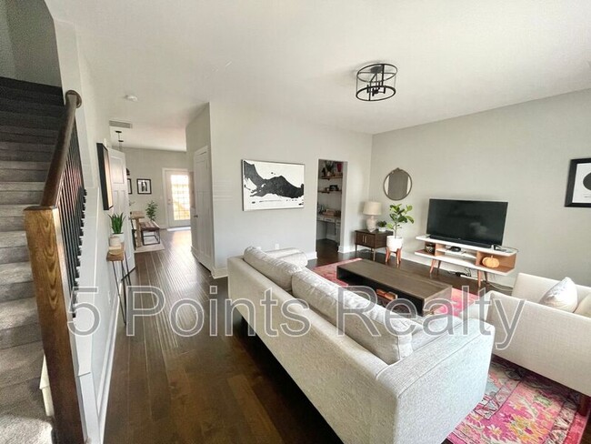 Foto del edificio - 2327 Patrick Ave