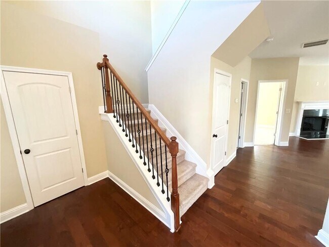 Building Photo - 2378 Misty Ivy Ct