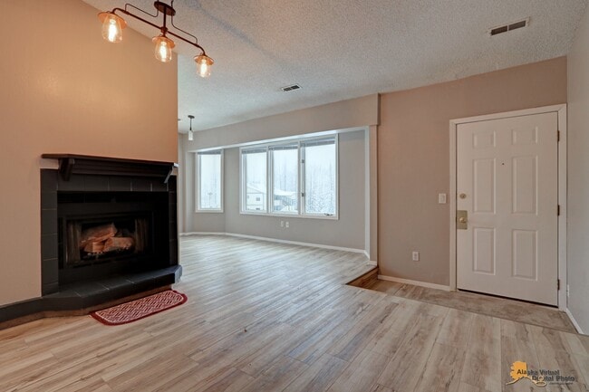 Building Photo - 3300 Max Cir