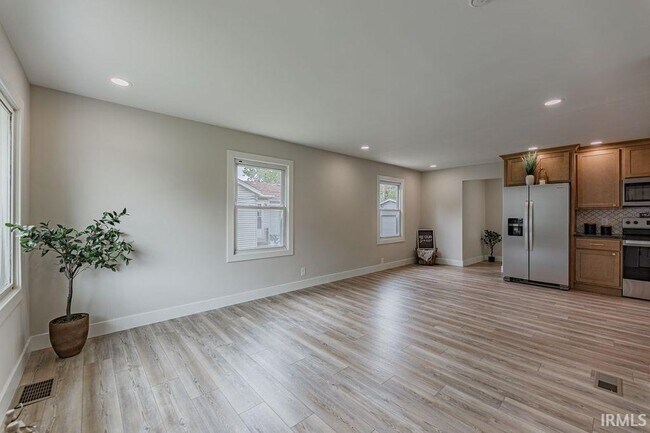 Foto del edificio - 1628 E Blackford Ave