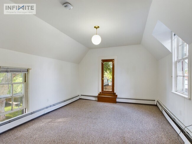 Foto del edificio - 3 bedroom - Water, Sewer, Gas and Electric...