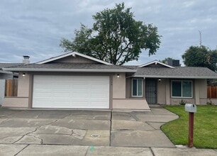 Building Photo - 1768 Crestwood Cir