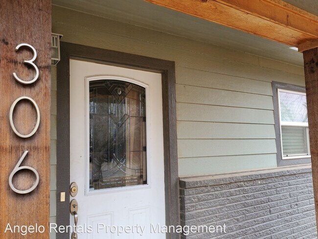 Building Photo - 3 br, 2 bath House - 306 River Oaks