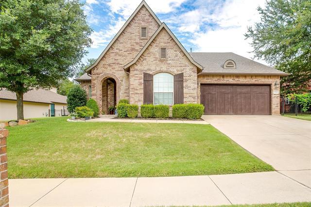 Building Photo - 13704 Southern Oaks Dr