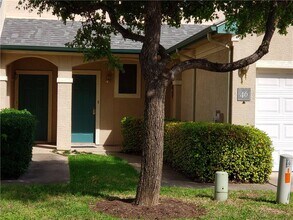 Building Photo - 2100 Pipers Field Dr