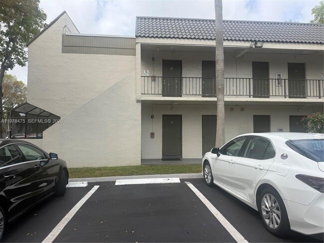 Foto del edificio - 7949 SW 104th St