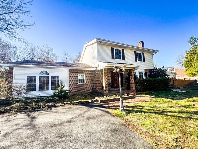 Foto del edificio - 3502 Old Jones Rd