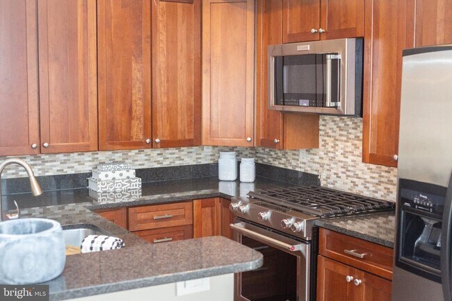 Foto del edificio - 1417 Chapin St NW