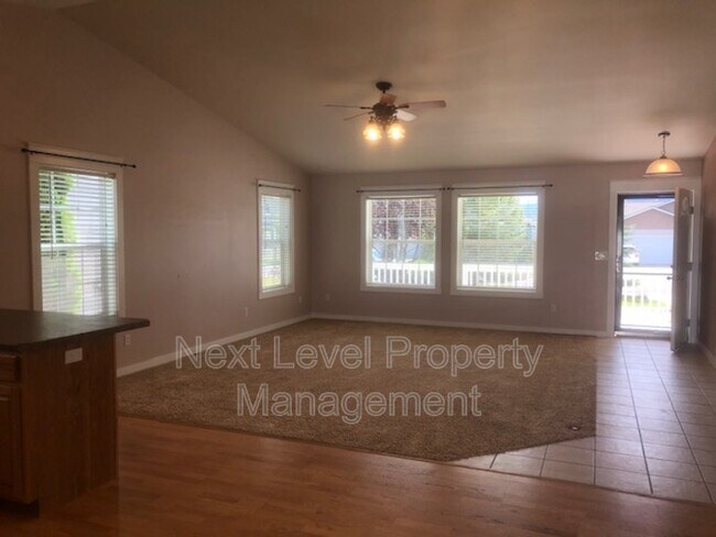 Foto del edificio - 108 Vista Loop