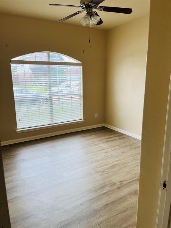 Foto del edificio - 10127 Driftwood Park Dr