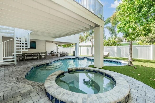 Building Photo - 120 White Ave