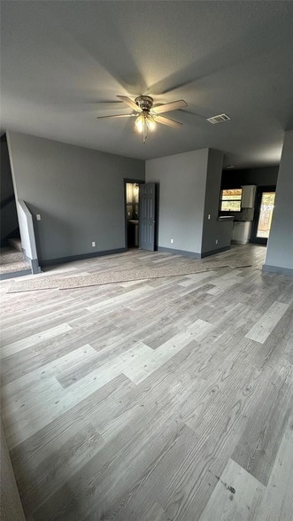 Foto del edificio - 38 Deer Ridge Rd