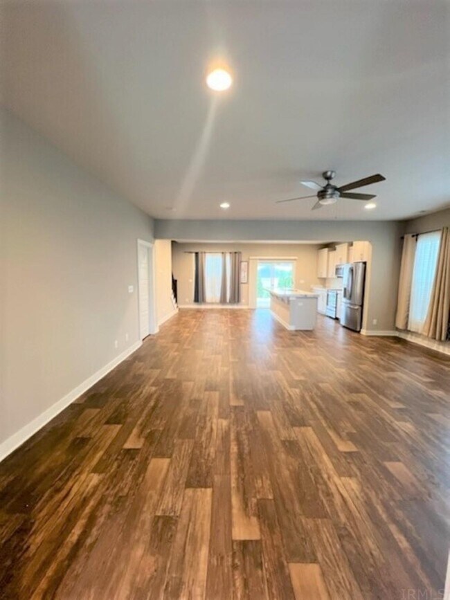 Foto del edificio - 5943 Brookstone Dr