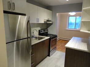 Building Photo - 1404 Rosenthal Ave