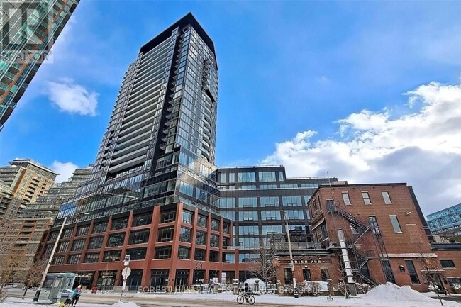 Building Photo - 135 E Liberty St