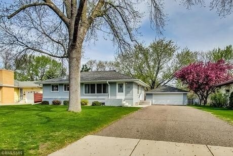 Building Photo - 3800 Commodore Dr