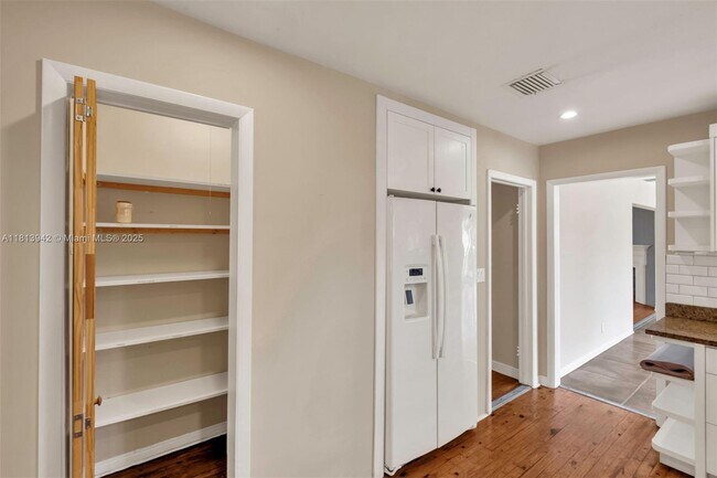 Foto del edificio - 386 NE 99th St