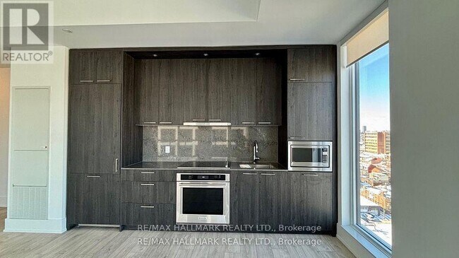 Photo du bâtiment - 115 Denison Ave