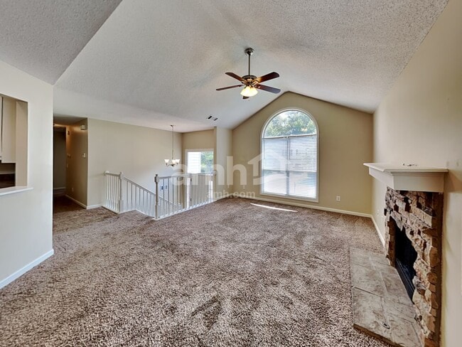 Building Photo - 1021 Whispering Woods Dr