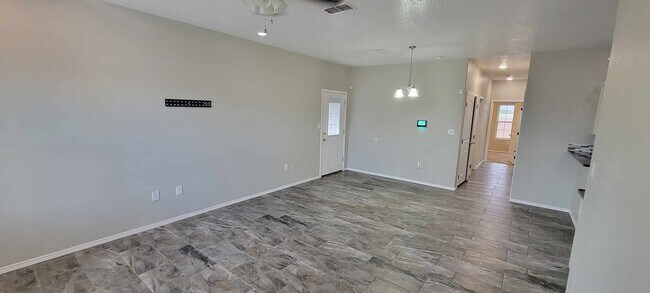 Foto del edificio - Beautiful property with granite countertops!