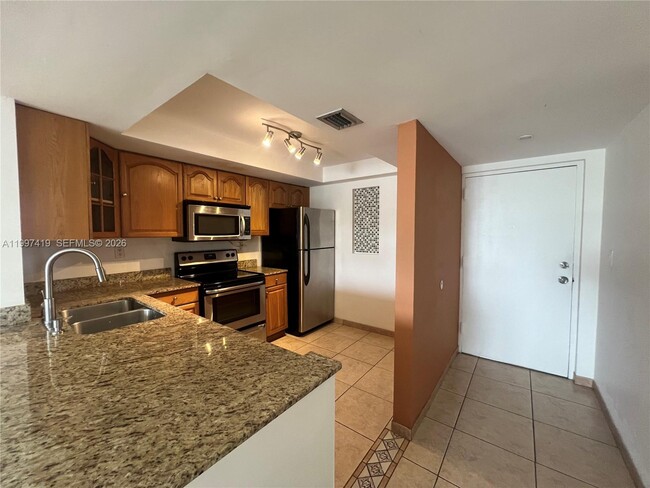 Building Photo - 7125 Bay Dr