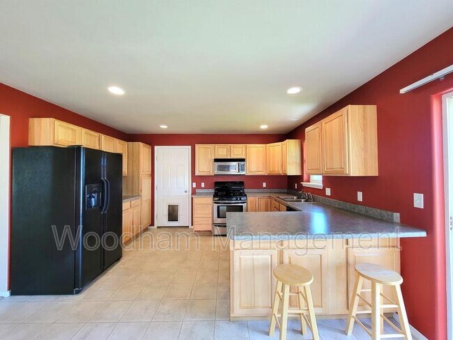 Building Photo - 31 E Vela Rd