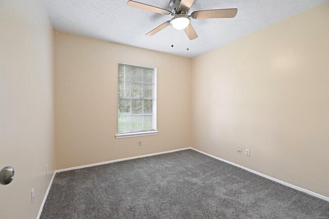 Building Photo - 3739 Woodley Rd
