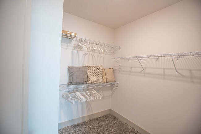 Building Photo - Berkmar Landing