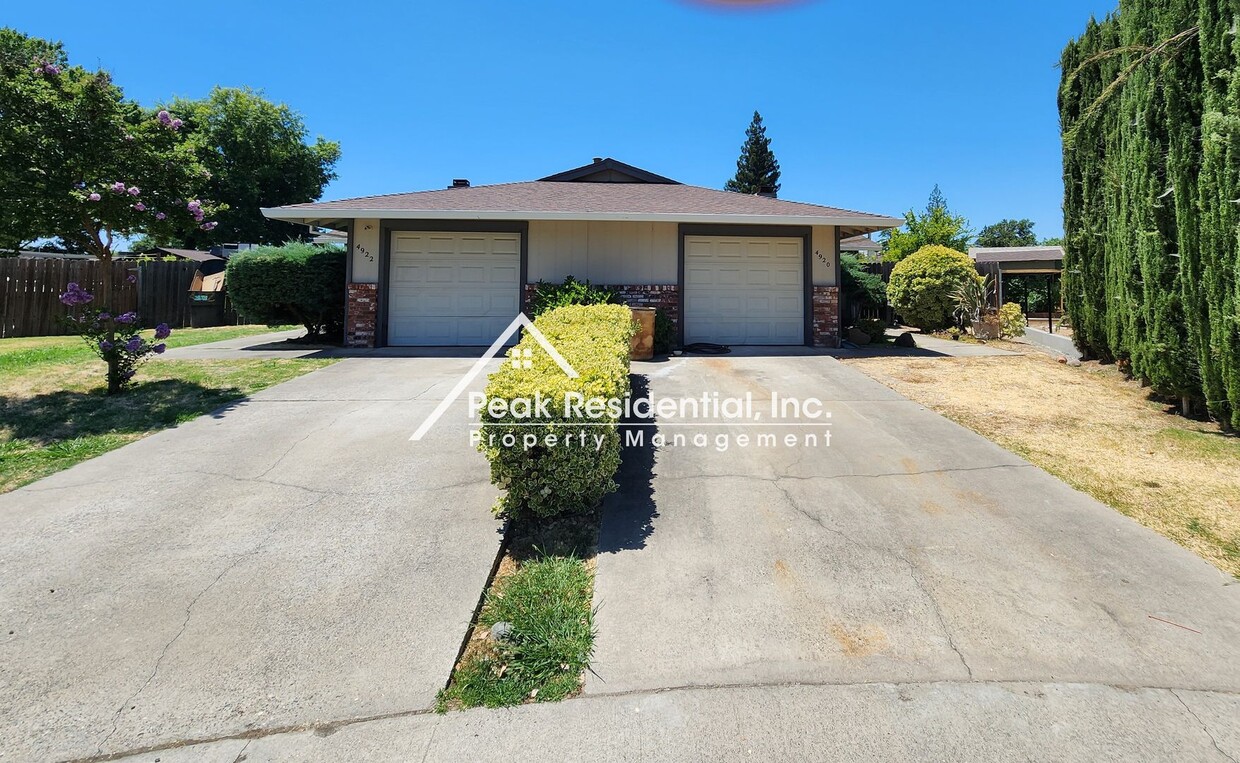 Foto principal - Very Nice Foothill Farms 2bd/1ba Duplex wi...