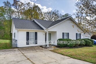 Building Photo - 701 Ashcroft Rd