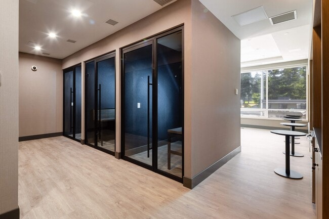 Building Photo - Colwood Corners