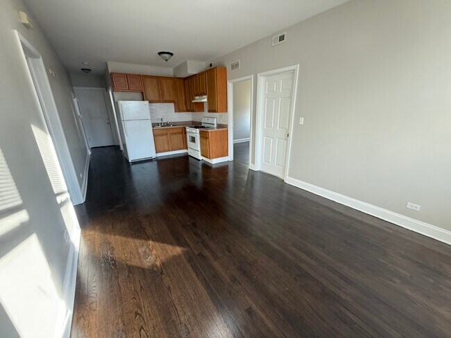 Foto del edificio - 6626 Cermak Rd