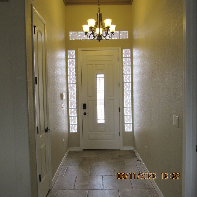 Foto del edificio - 60FT RV Garage, 3 bedrooms, 2.5 Bathrooms