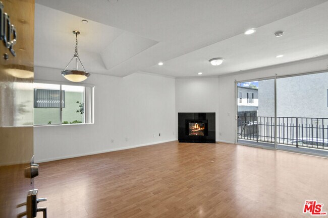 Foto del edificio - 1804 Camden Ave