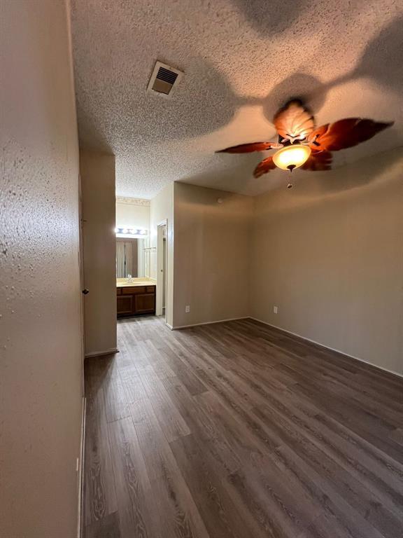 Primary Photo - 17417 Red Oak Dr