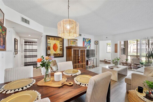 Foto del edificio - 9580 Weldon Cir